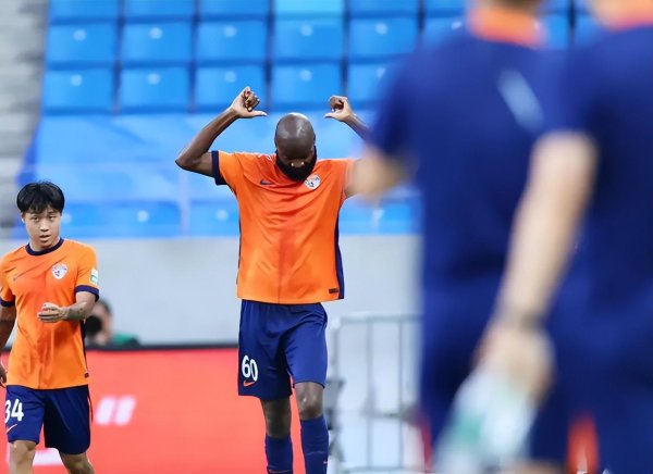 配资平台大全 一鸣惊人！中超12场7球神锋走红，收多家豪门报价，月薪56万嫌少