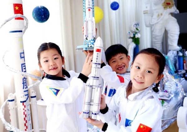 股票配资咨询交易 经济热点快评｜仰望星空仰望你，航天精神